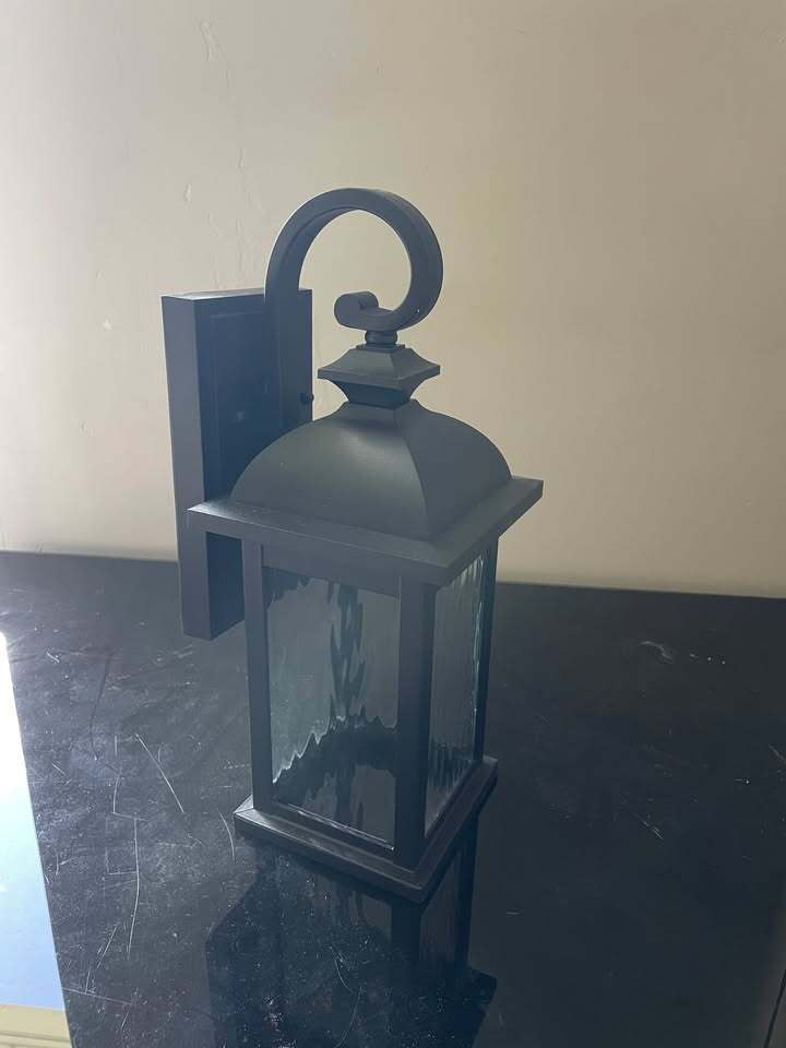 Black Outdoor Light Fixture – 1 Piece (Modern Exterior Wall Light)