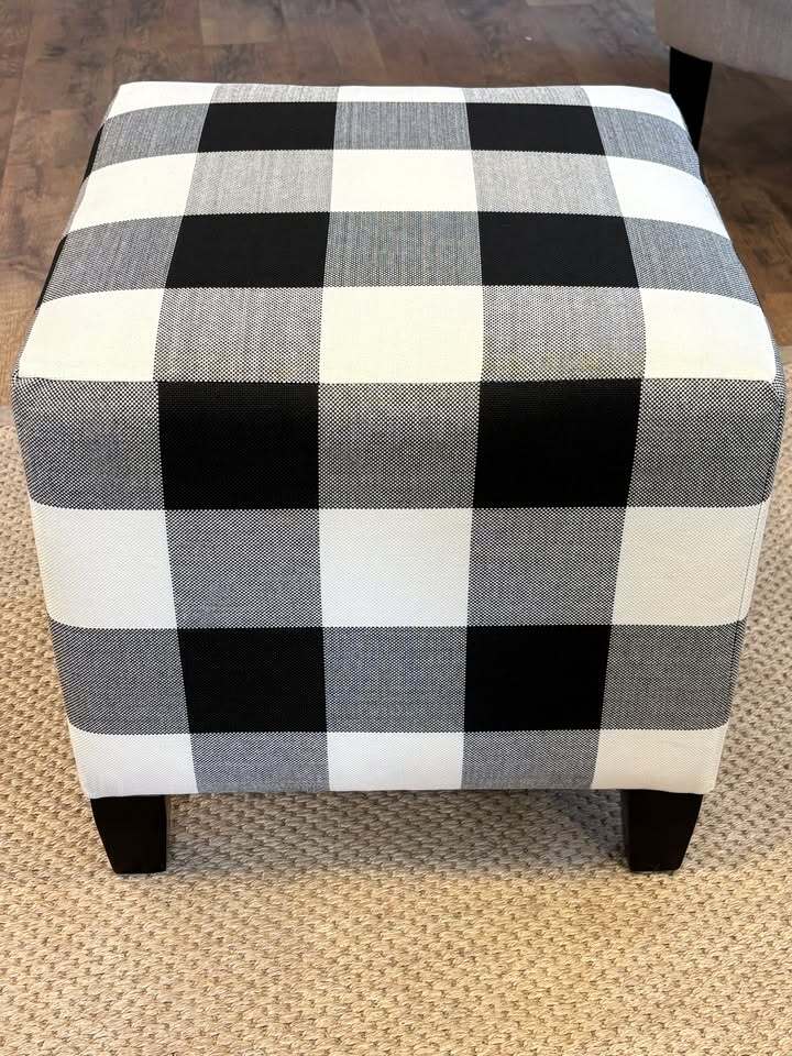 🪑 Black & White Checkered Cube Ottoman