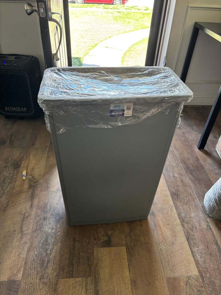 Rubbermaid Slim Trash Can with Lid, Gray