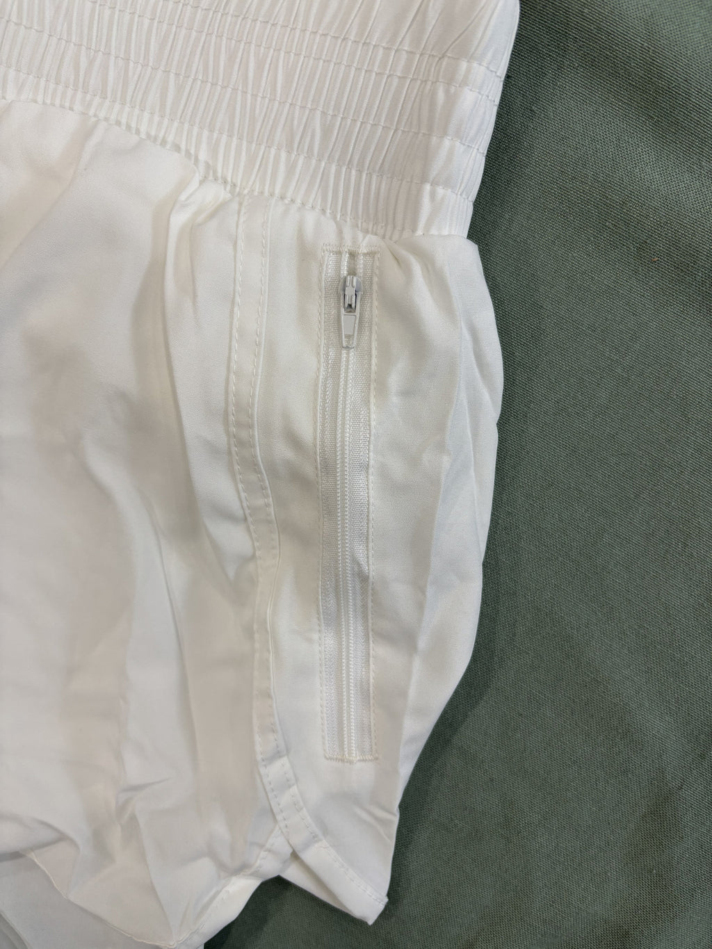 White Athletic Running Shorts with Zipper Pocket Size L