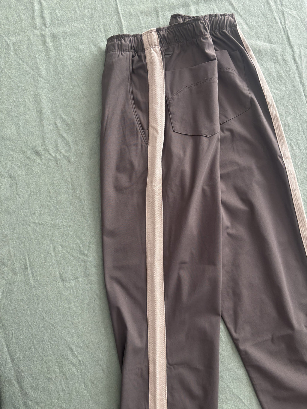Fabletics Men's Gray Track Pants with Side Stripe Size S Reg