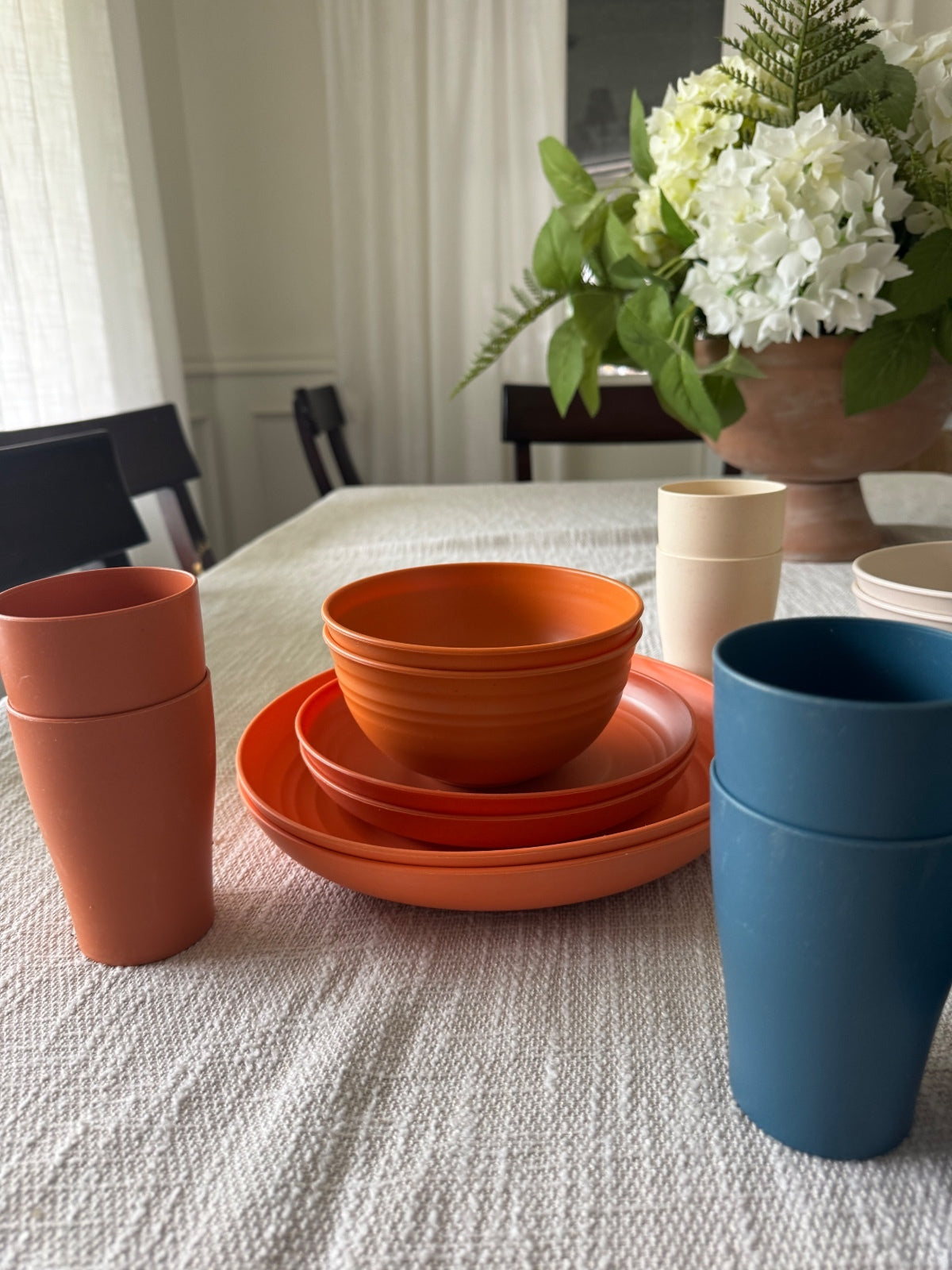 Colorful Plastic Dinnerware Set with Plates, Bowls, and Cups in Multiple Colors