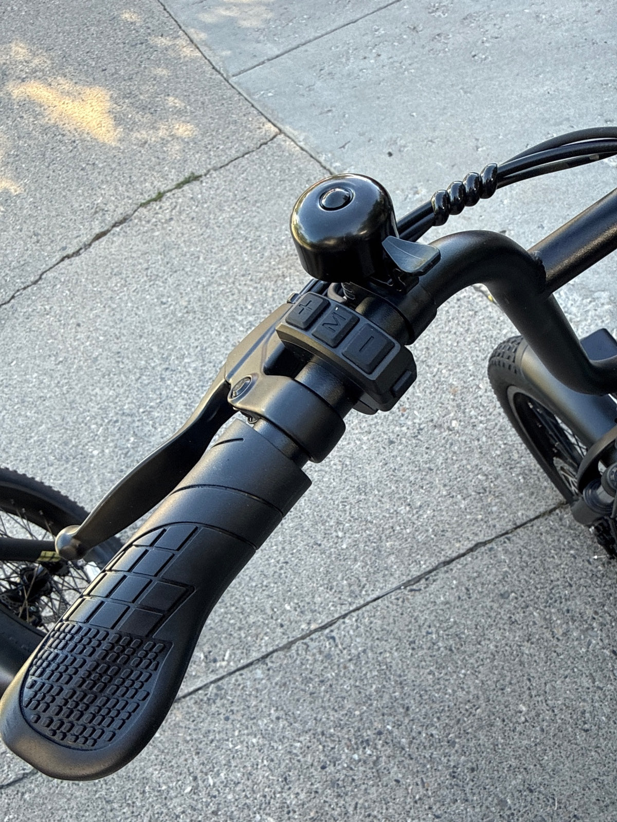 URLIFE Electric Bike with Shimano Gear System and Rear Rack
