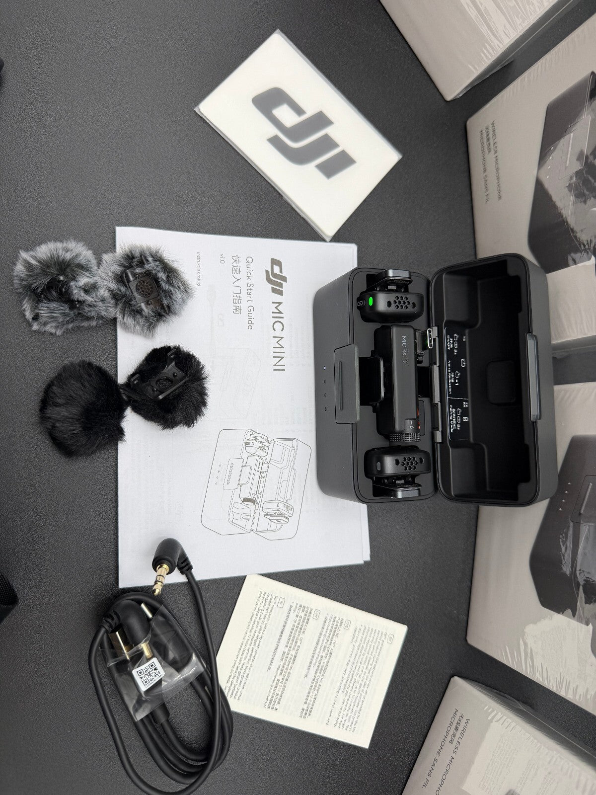 DJI Mic Mini 2TX 1RX Wireless Mic Kit w/ Charging Case