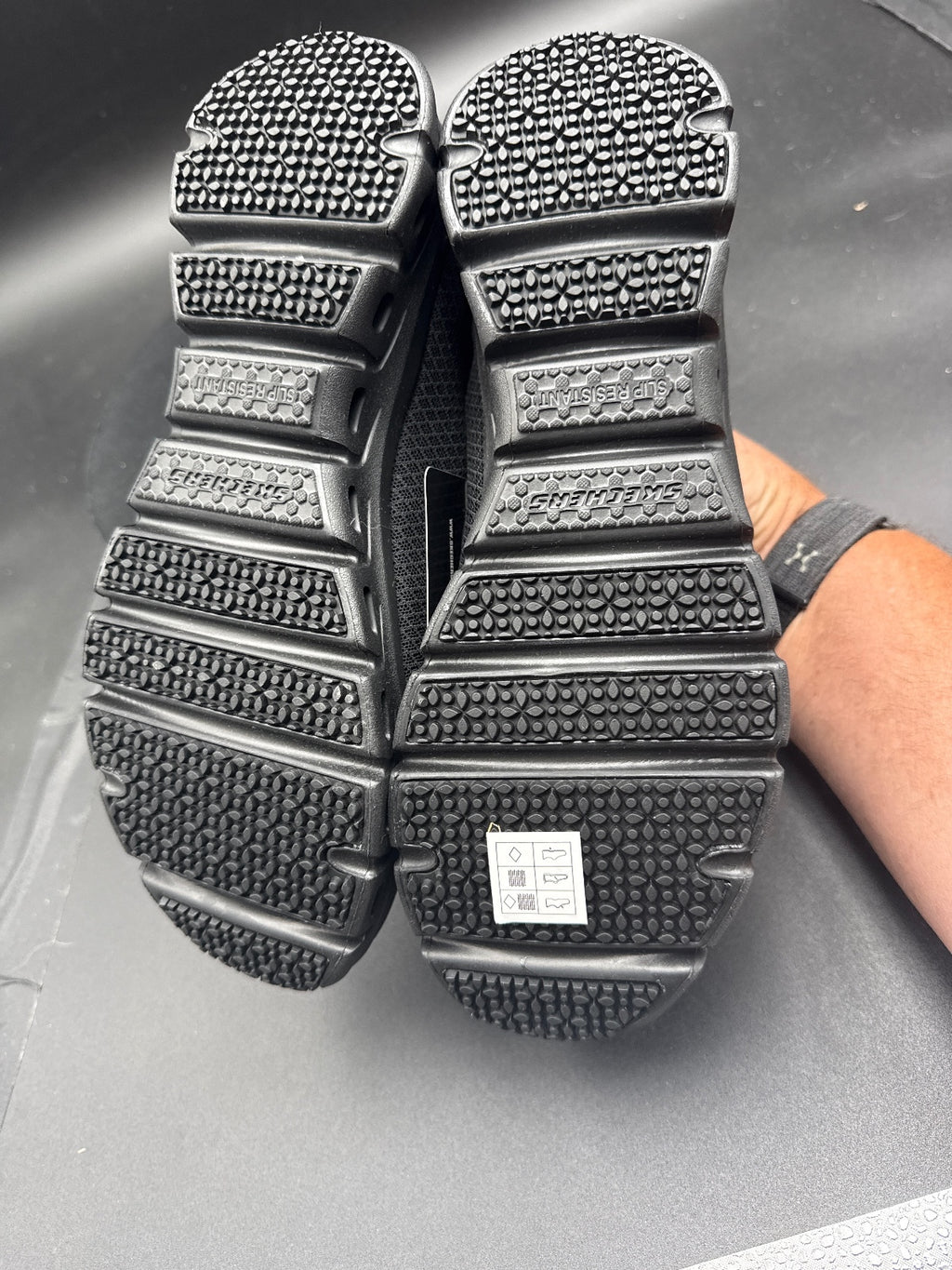 Skechers Glide-Step Water Repellent Slip-Resistant Women 10