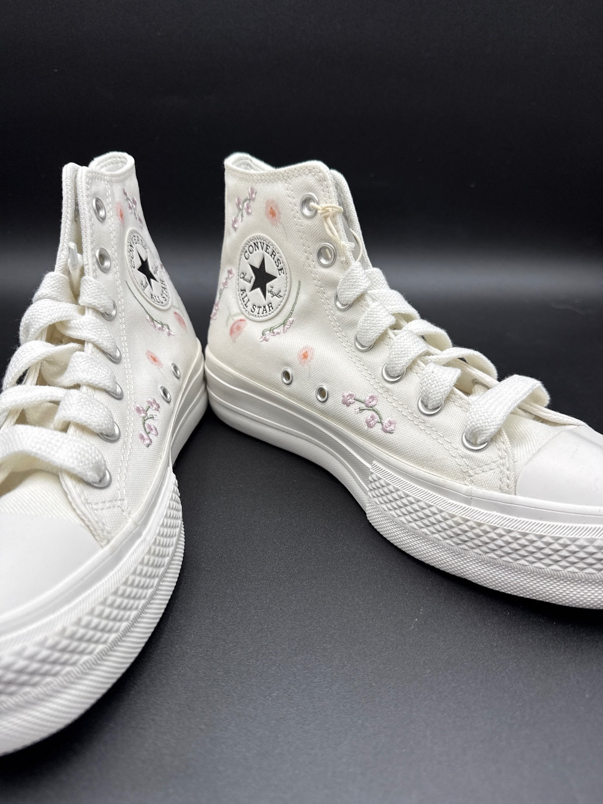 Converse Chuck Taylor Floral High Tops White Women’s 8 NIB