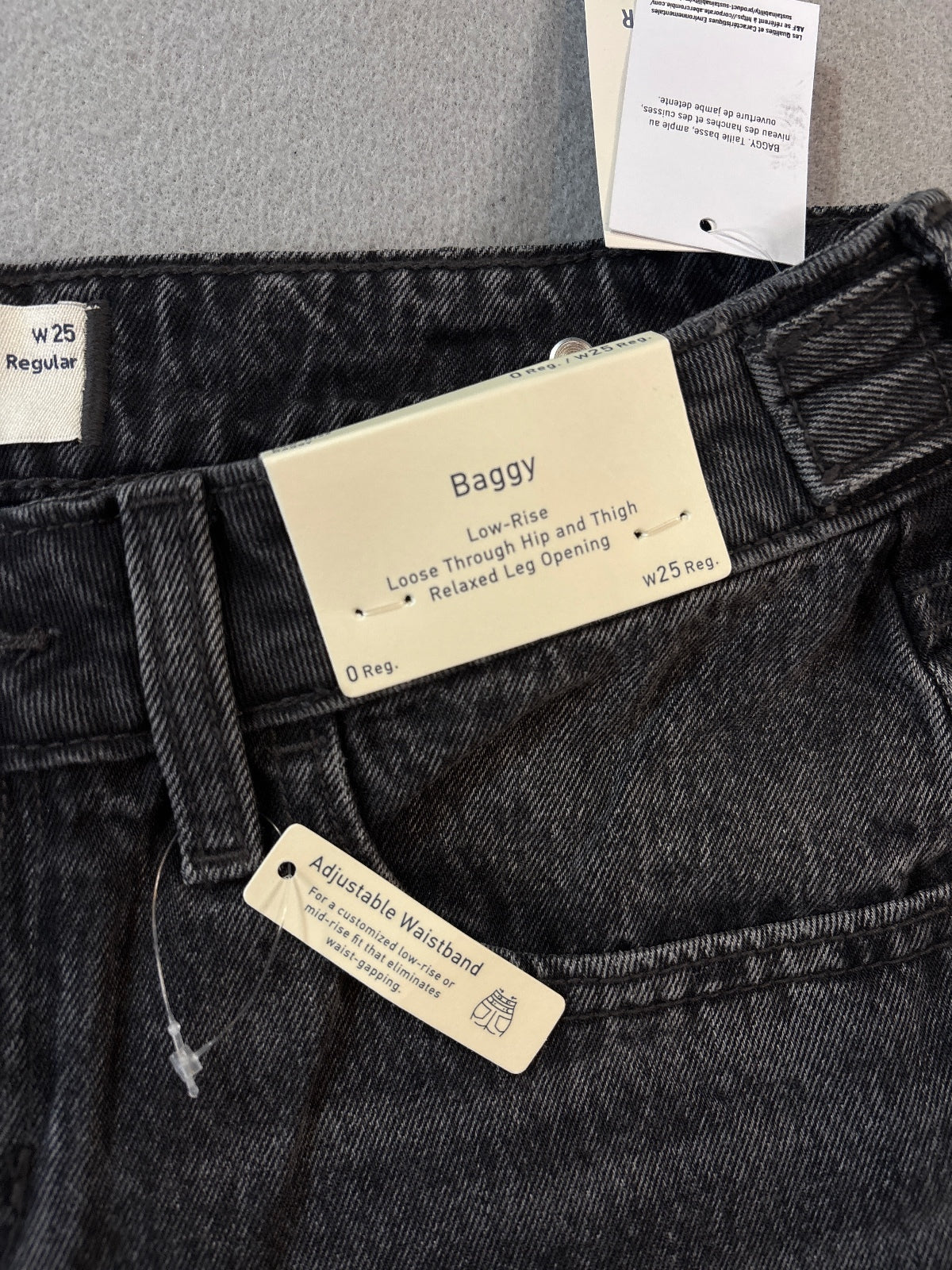 Hollister Low-Rise Baggy Jeans in Black, Size W25 Regular