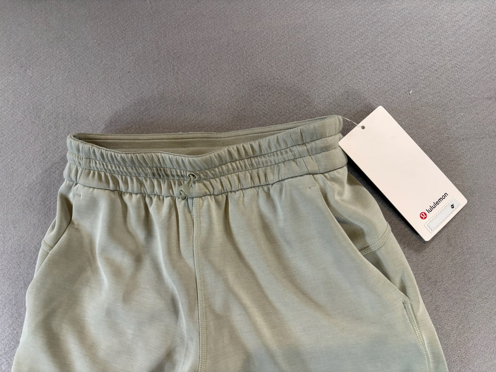 Lululemon Women's Size 4 Light Green Soft Stretch Jogger Swe