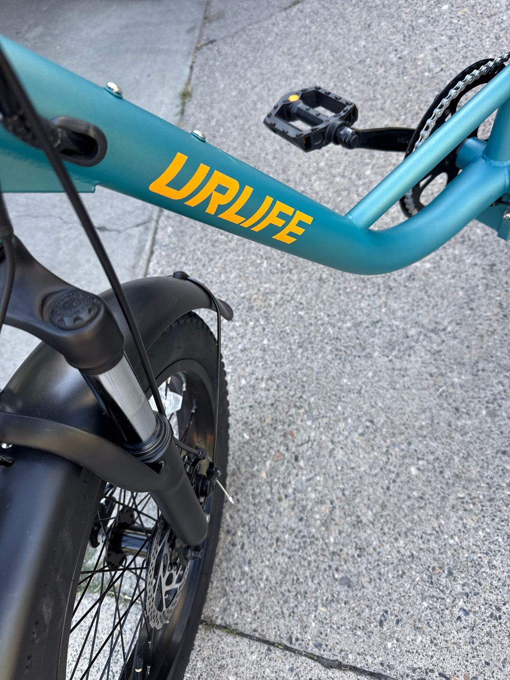 URLIFE Electric Bike with Shimano Gear System and Rear Rack