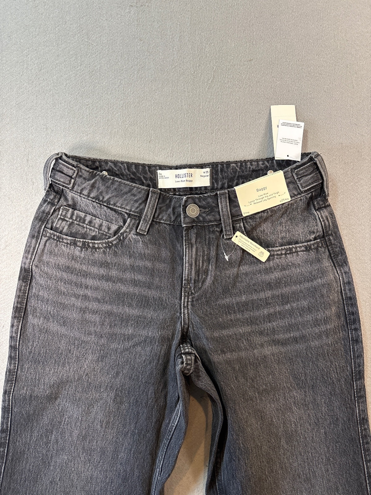 Hollister Low-Rise Baggy Jeans in Black, Size W25 Regular