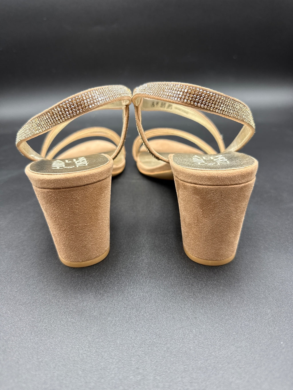 Naturalizer Vanessa 2 Nude Rhinestone Sandals 9.5W New