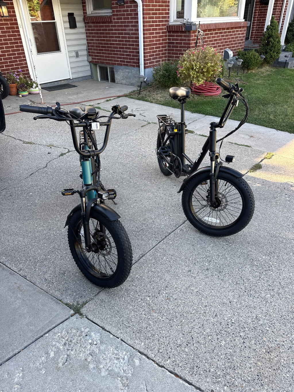 URLIFE Electric Bike with Shimano Gear System and Rear Rack