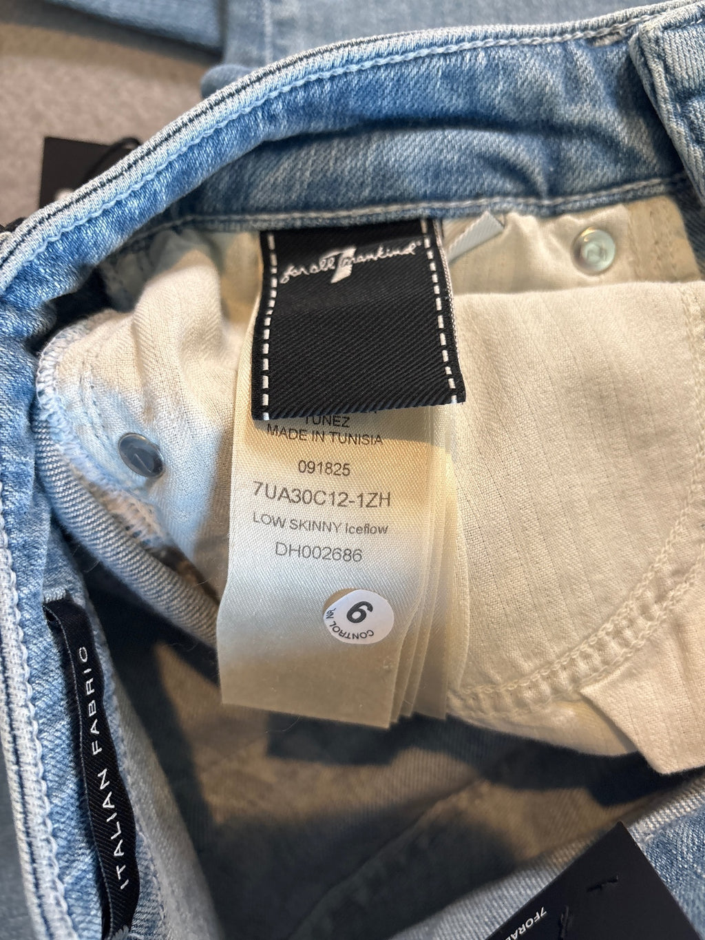 7 For All Mankind Low Skinny Iceflow Jeans Size 25 Lightwash