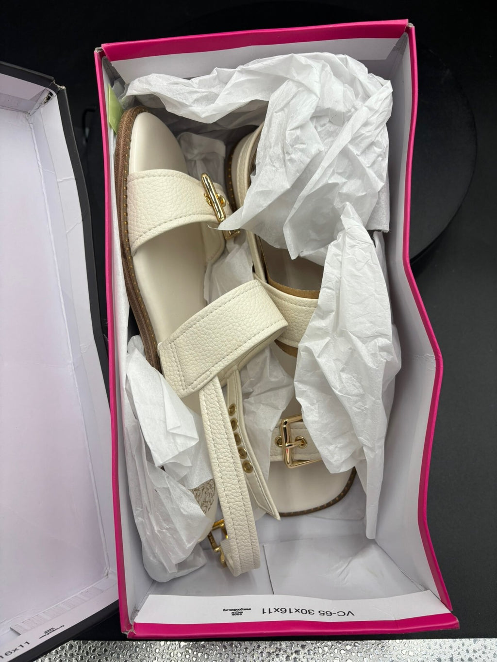 Vince Camuto Women's White Leather Buckle Sandals Size 9