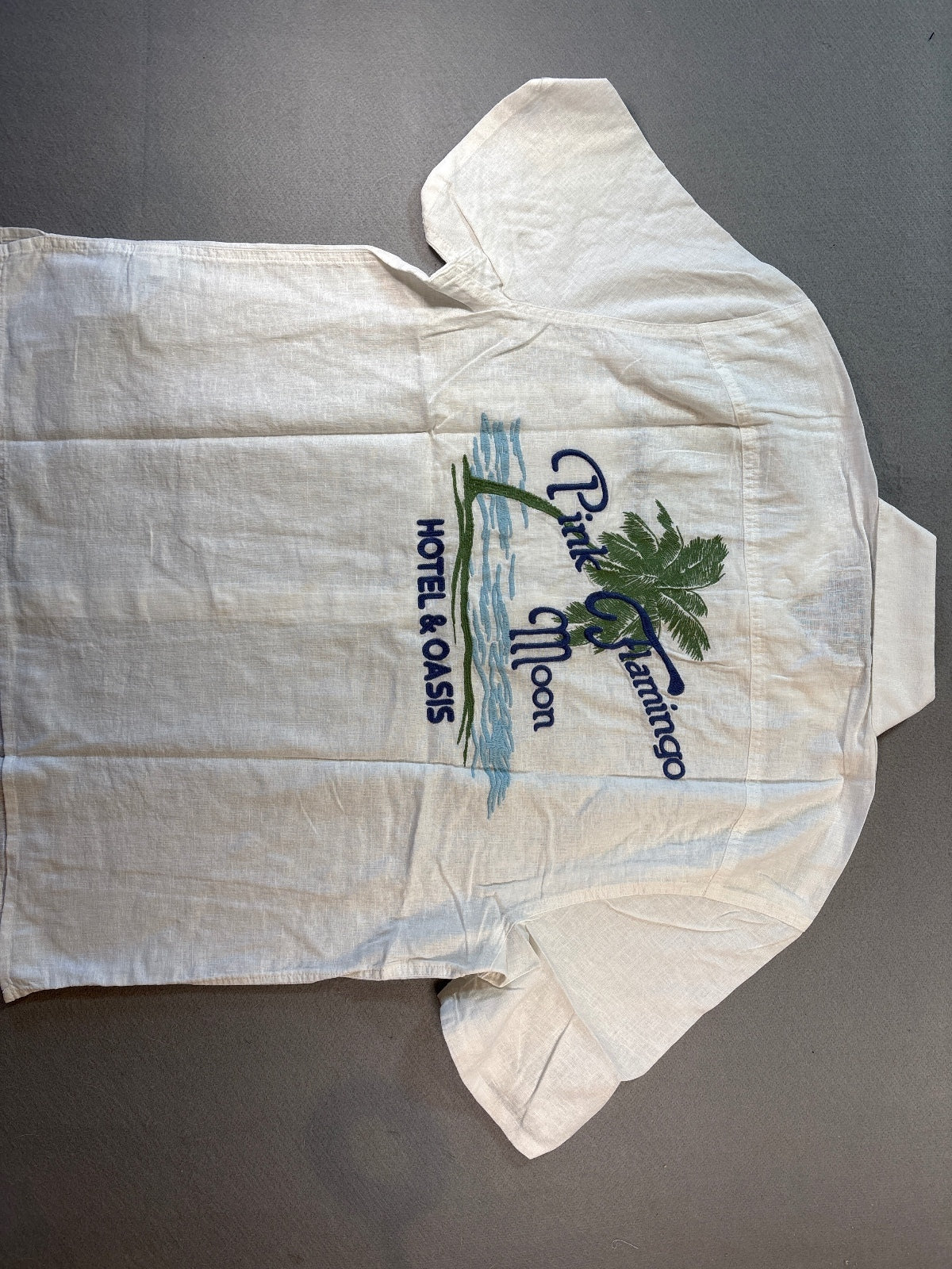 Hollister Men's White Linen Boxy Fit Button-Up Shirt Medium