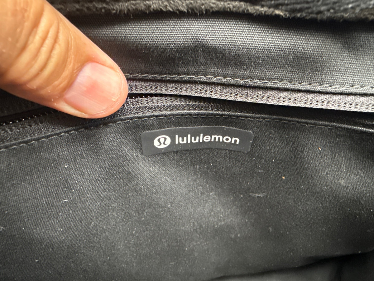 Lululemon Boxy Tote with Faux Shearling Trims Black