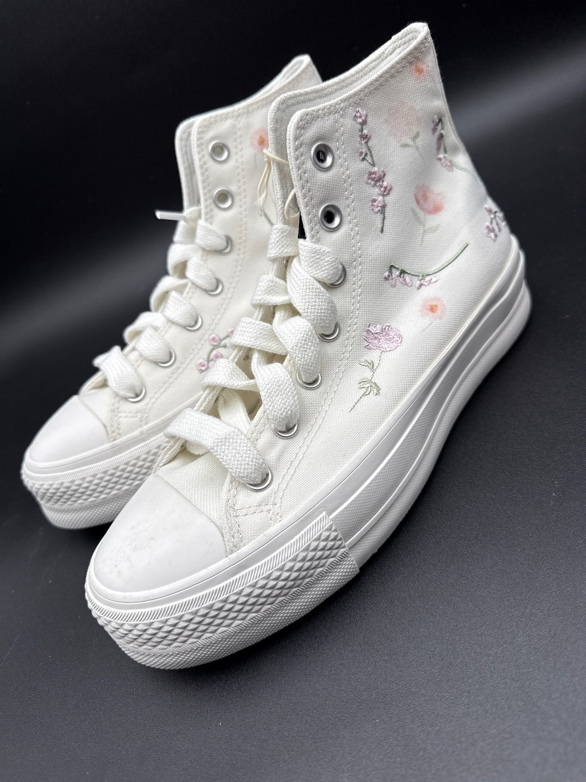 Converse Chuck Taylor Floral High Tops White Women’s 8 NIB