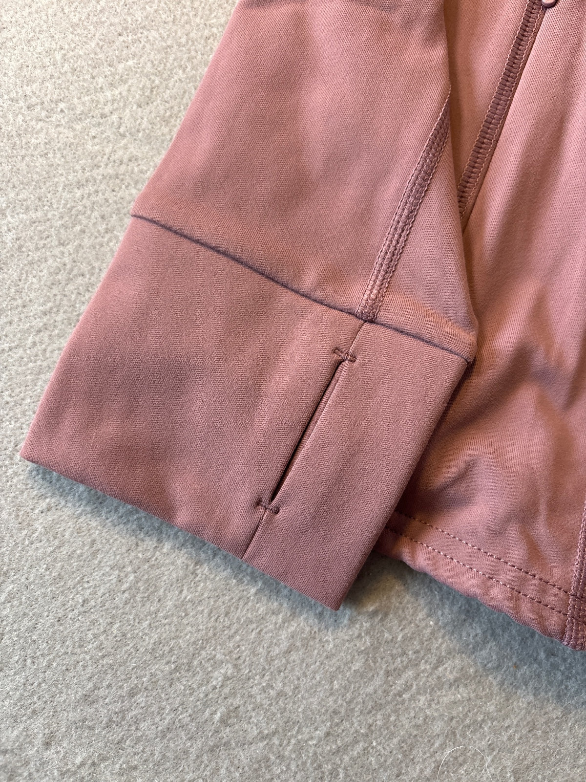Fabletics Perfect Storm Train Jacket in Mushroom Mauve, Med