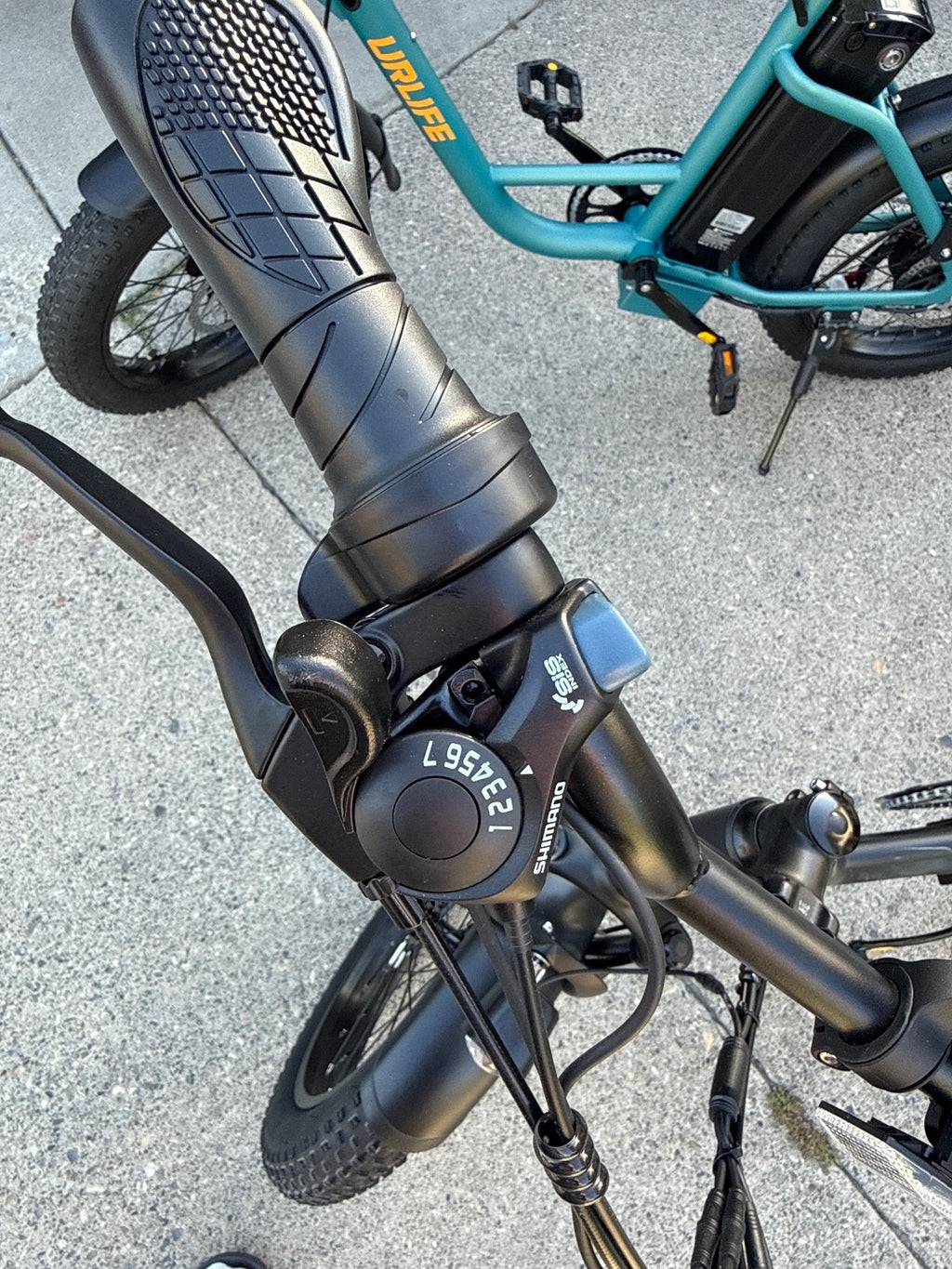 URLIFE Electric Folding Bike with LCD Display and 20-inch Tires