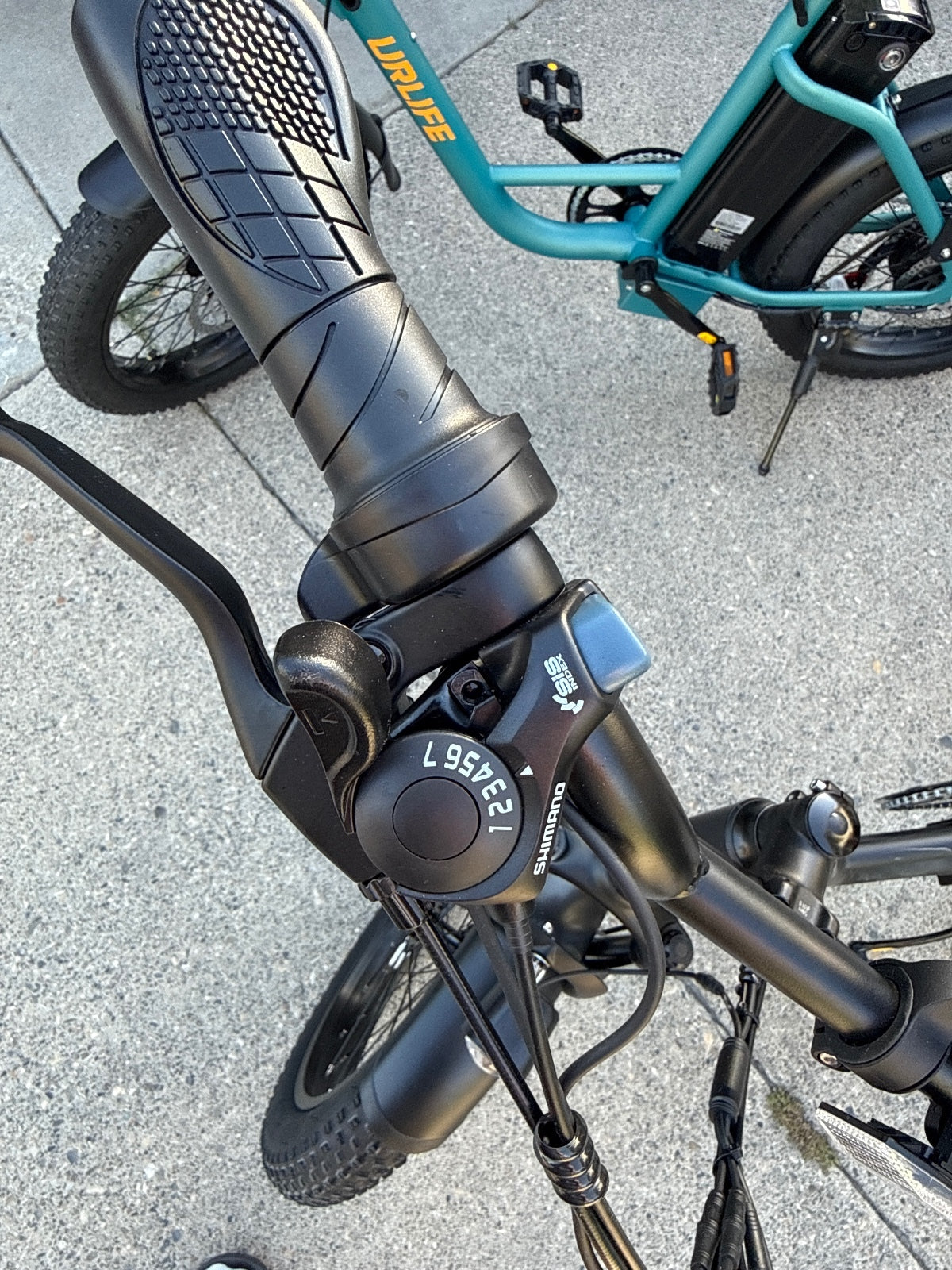 URLIFE Electric Folding Bike with LCD Display and 20-inch Tires