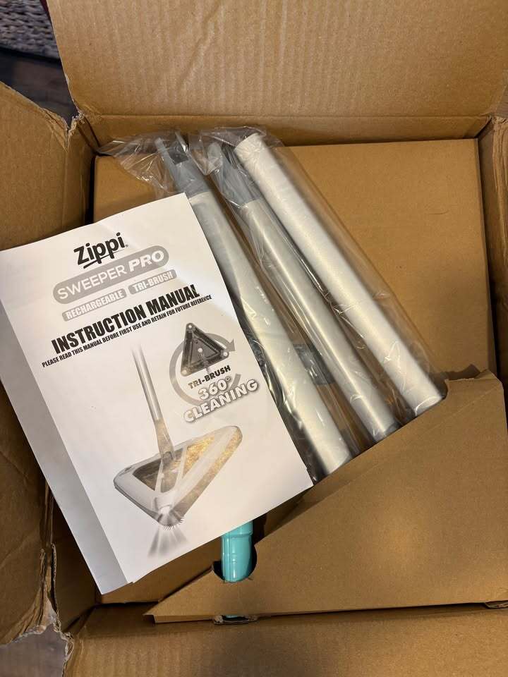 🧹 Zippi Sweeper Pro – Rechargeable TriBrush 360° Cleaning System