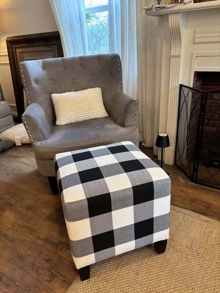 🪑 Black & White Checkered Cube Ottoman