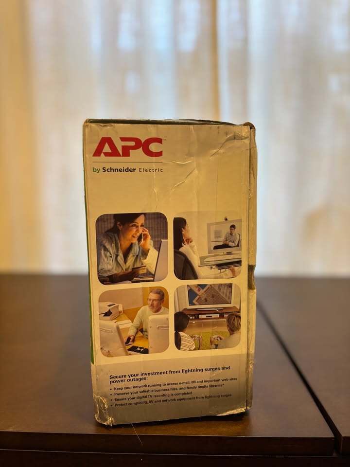 APC Battery Backup UPS 550VA 8 Outlets with Surge Protection