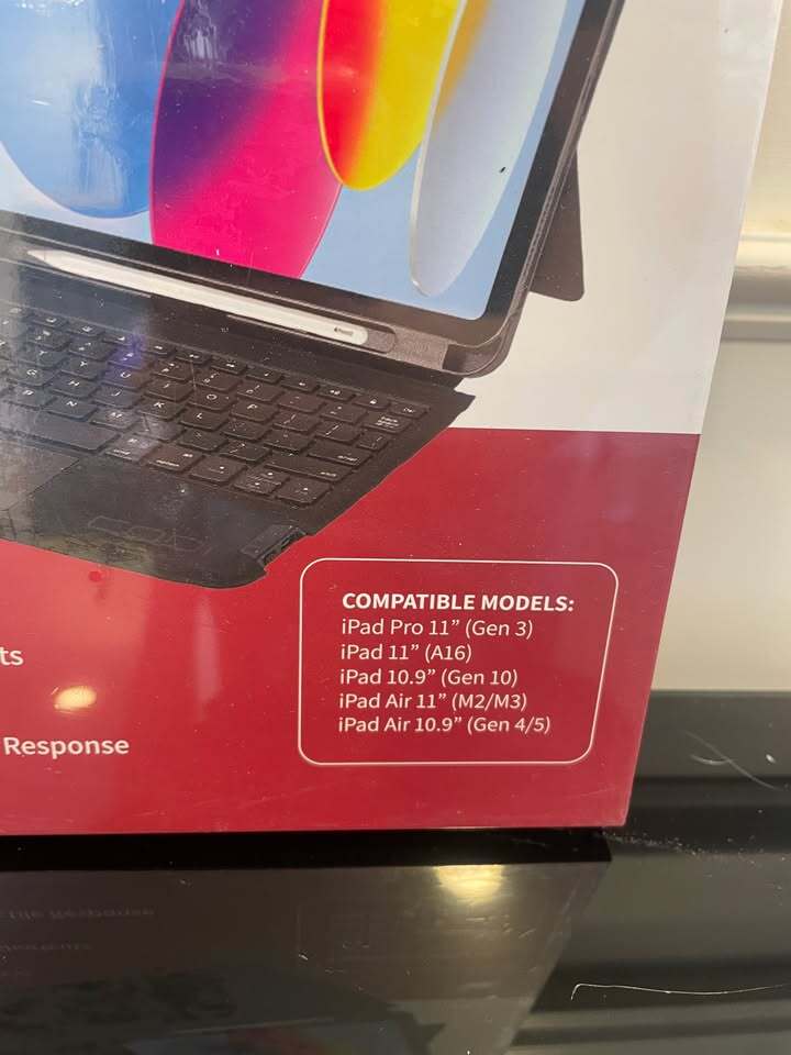 Bluetooth Keyboard Case w/ Trackpad – iPad (Multiple Models)